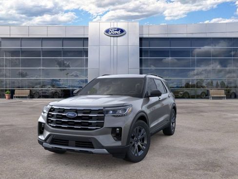 New 2026 Ford Explorer Active w/ Active Comfort Package AWD/4WD image 2