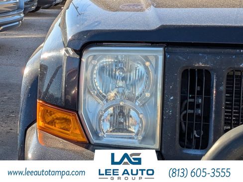 Used 2007 Jeep Commander Sport image 9