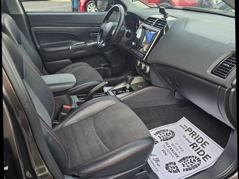 Used 2023 Mitsubishi Outlander Sport SE image 8