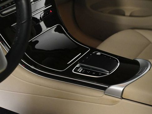 Used 2022 Mercedes-Benz GLC 300 image 19