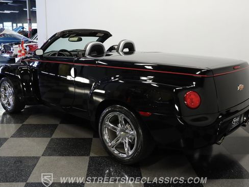 Used 2006 Chevrolet SSR w/ Preferred Equipment Group image 6