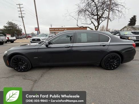 Used 2012 BMW 750Li xDrive image 8