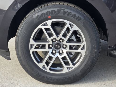 New 2026 Ford Expedition Max Active RWD image 13