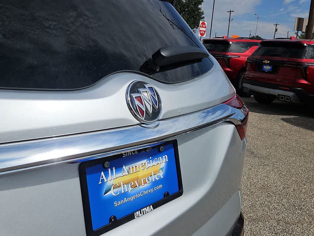 Used 2021 Buick Enclave Essence FWD image 11