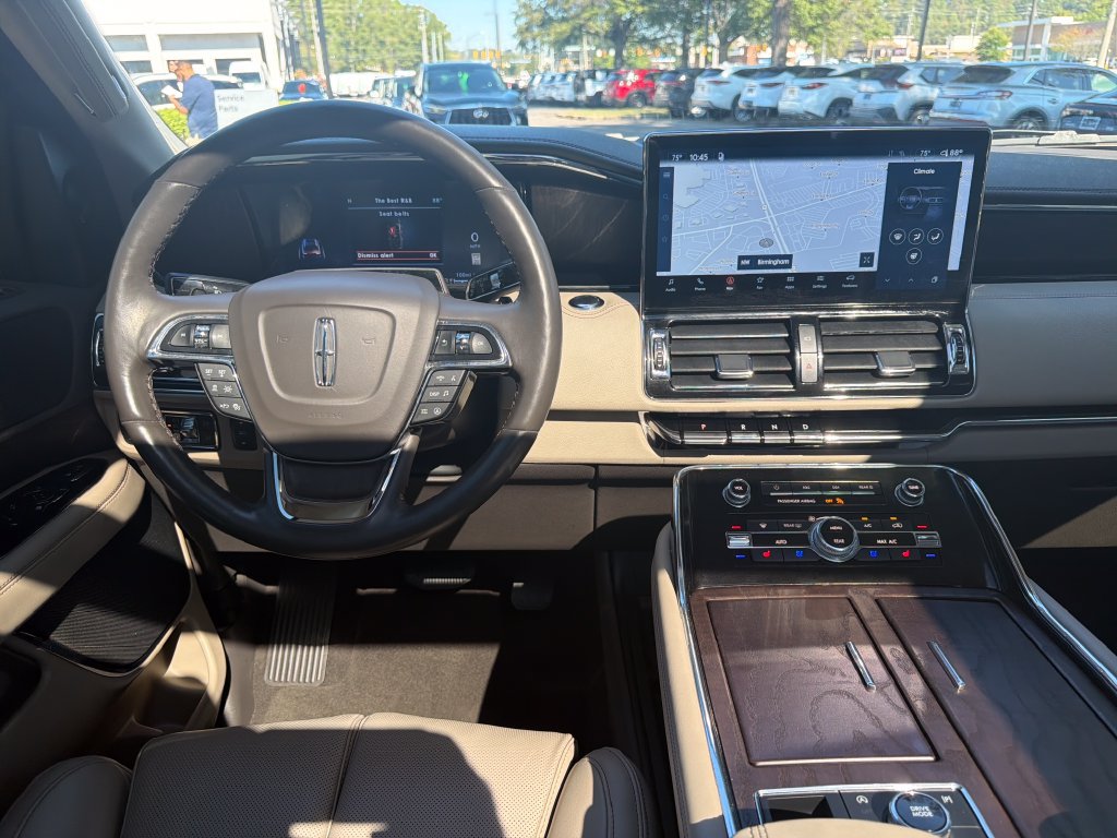 Used 2024 Lincoln Navigator Premiere AWD/4WD image 19
