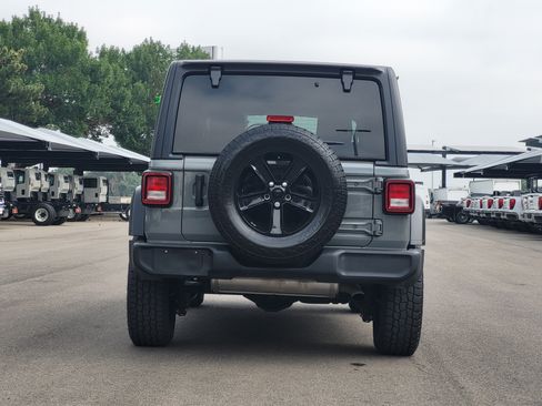 Used 2022 Jeep Wrangler Unlimited Sport AWD/4WD image 6
