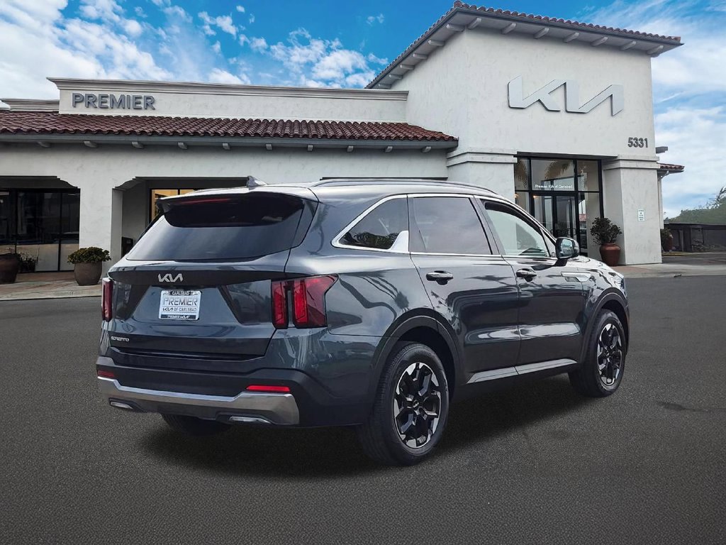 Certified 2024 Kia Sorento S FWD image 8