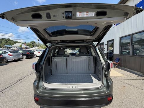 Used 2014 Toyota Highlander Limited Platinum AWD/4WD image 8