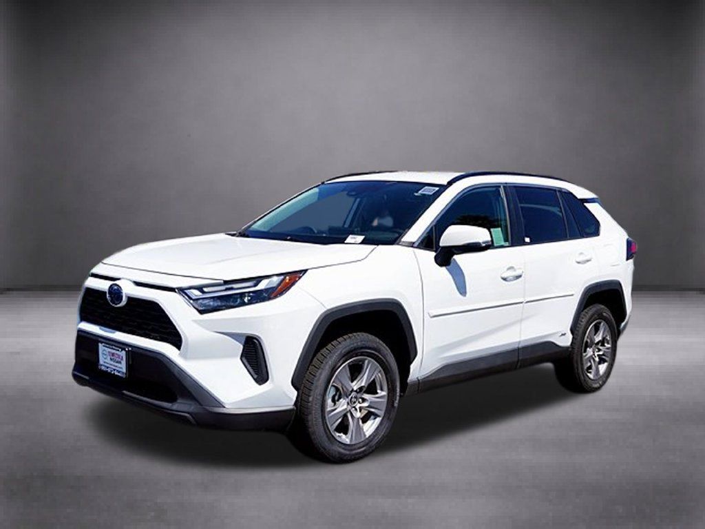 Used 2024 Toyota RAV4 LE AWD/4WD image 10