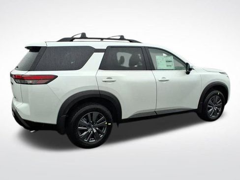 New 2025 Nissan Pathfinder SV image 8