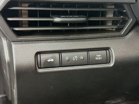 Used 2025 Nissan Altima 2.5 SV image 17