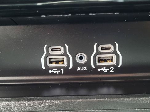 Used 2025 RAM 3500 Laramie AWD/4WD image 15