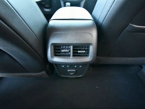 Used 2022 Chevrolet Equinox Premier FWD image 33