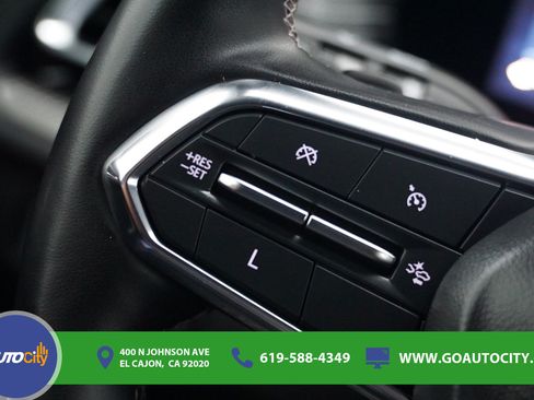 Used 2024 Chevrolet Traverse LT w/ Midnight/Sport Edition FWD image 21