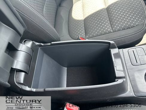 Used 2025 Ford Escape Active AWD/4WD image 24