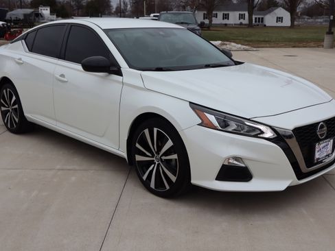 Used 2022 Nissan Altima 2.5 SR image 3