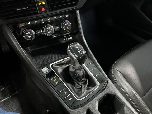 Used 2024 Volkswagen Jetta SE FWD image 28