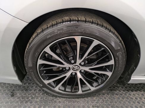 Used 2018 Toyota Camry SE FWD image 7