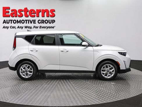 Used 2024 Kia Soul LX w/ Option Group 015 FWD image 4