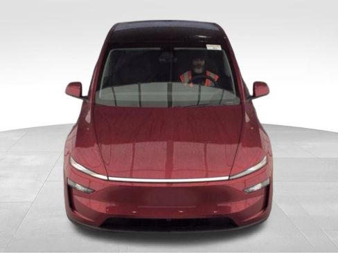 Used 2026 Tesla Model Y AWD image 4