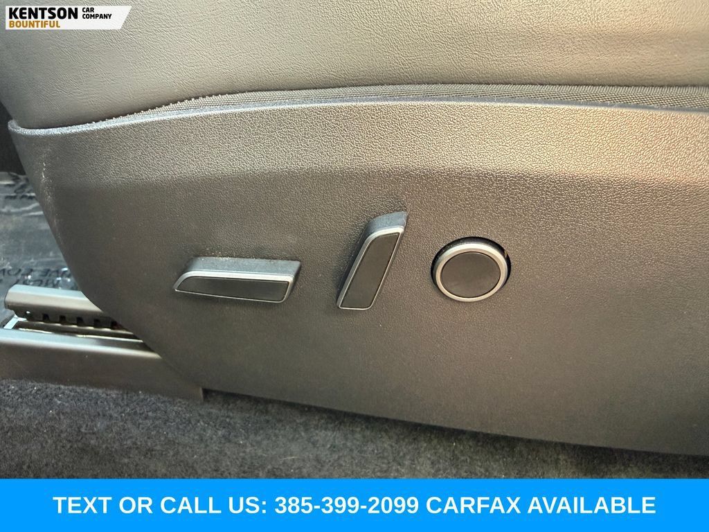 Used 2022 Tesla Model Y Long Range AWD/4WD image 29