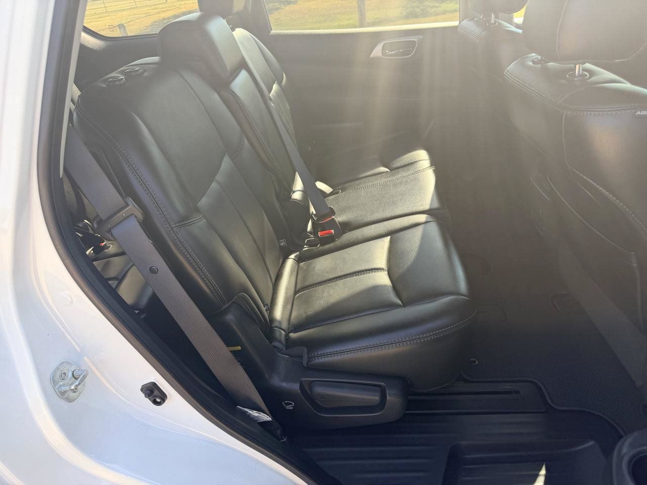 Used 2016 Nissan Pathfinder Platinum AWD/4WD image 14