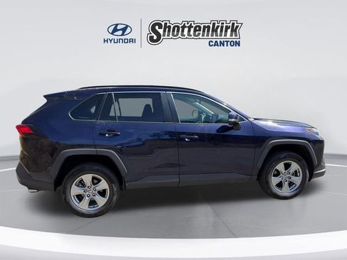 Used 2022 Toyota RAV4 XLE image 4