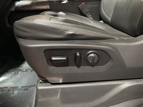 Used 2021 Chevrolet Silverado 1500 LTZ w/ Z71 Off-Road Package image 19