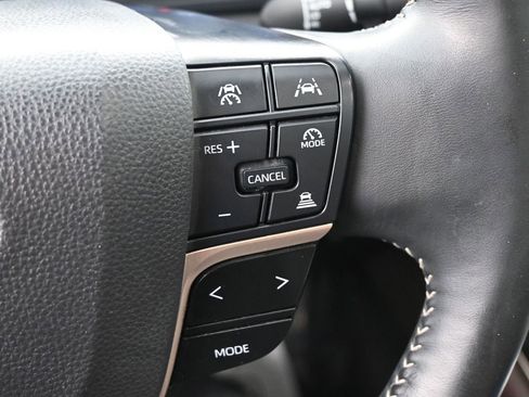 Used 2024 Toyota Crown AWD/4WD image 18