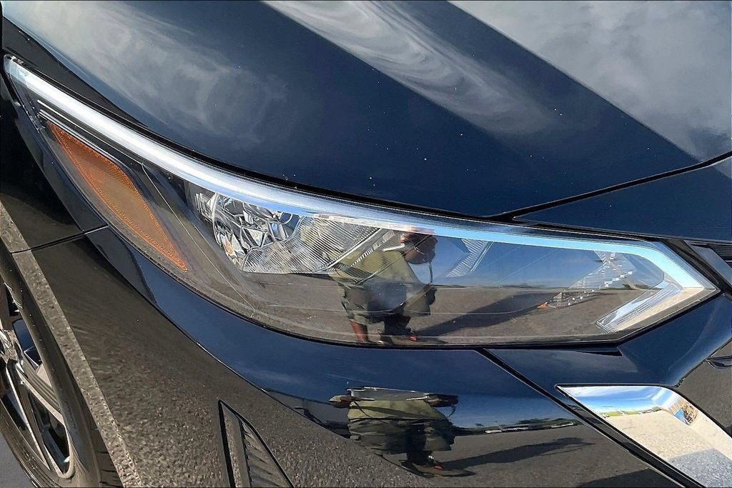 Used 2025 Nissan Sentra SV FWD image 30