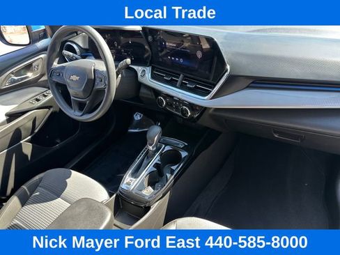 Used 2025 Chevrolet Trax LT FWD image 13