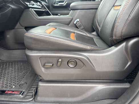 Used 2025 GMC Sierra 2500 AT4 w/ AT4 Premium Plus Package image 9