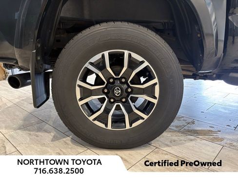 Used 2023 Toyota Tacoma TRD Sport w/ Advanced Technology Package AWD/4WD image 10