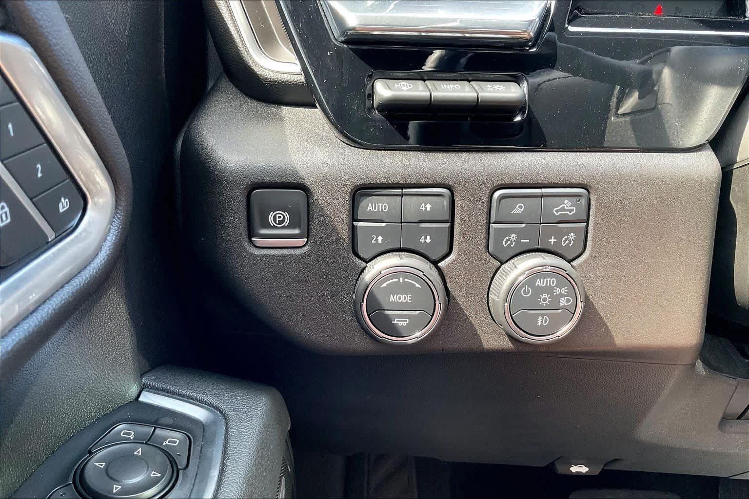 Certified 2025 Chevrolet Silverado 2500 LTZ w/ Z71 Chrome Sport Edition AWD/4WD image 32