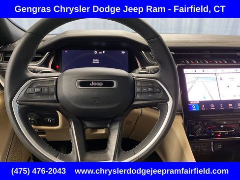 Certified 2024 Jeep Grand Cherokee L Limited AWD/4WD image 19