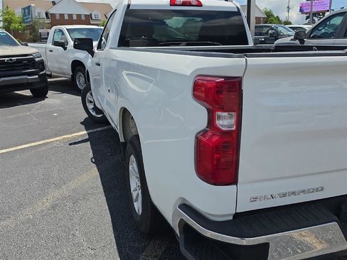 Used 2022 Chevrolet Silverado 1500 W/T RWD image 10