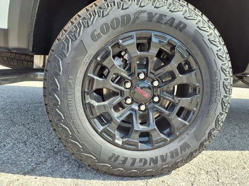 New 2026 GMC Canyon Elevation w/ Convenience Package image 21