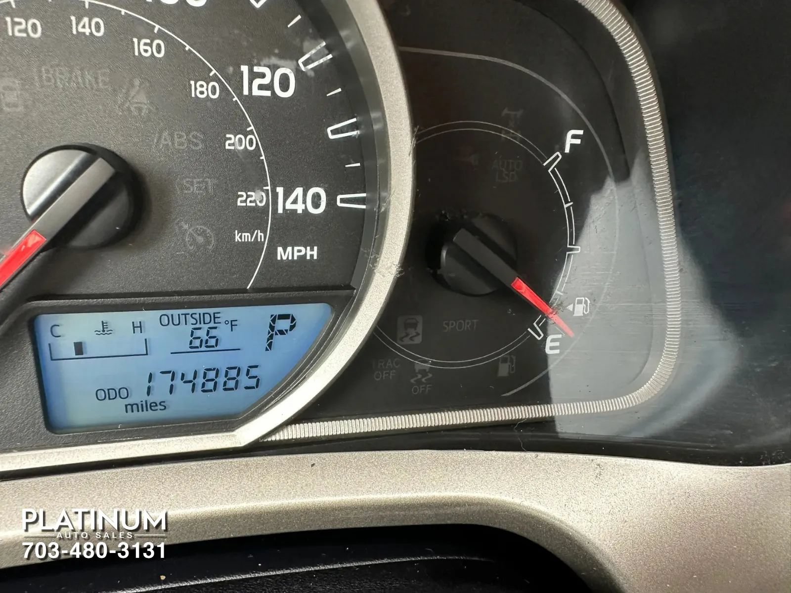 Used 2015 Toyota RAV4 LE AWD/4WD image 8