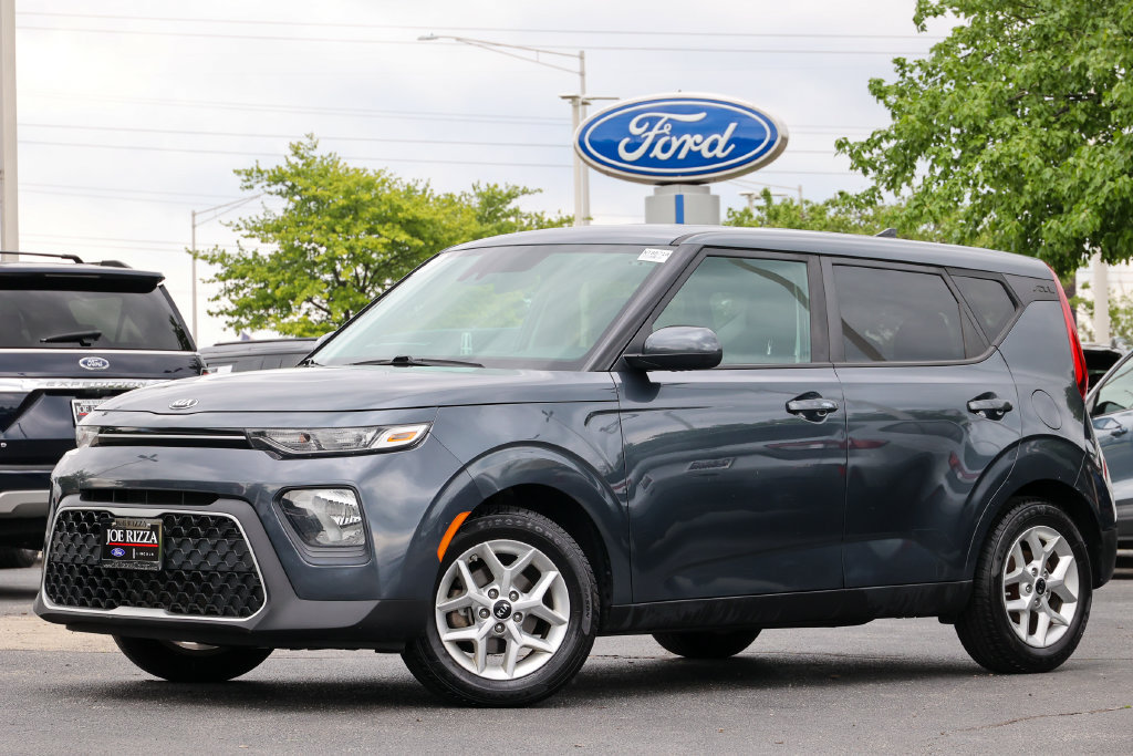 Used 2020 Kia Soul S FWD image 2