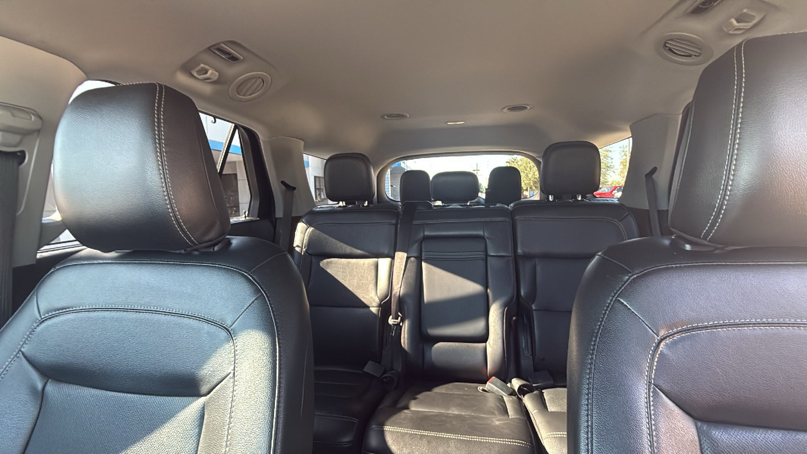 Used 2022 Ford Explorer Limited w/ Equipment Group 301A RWD image 15