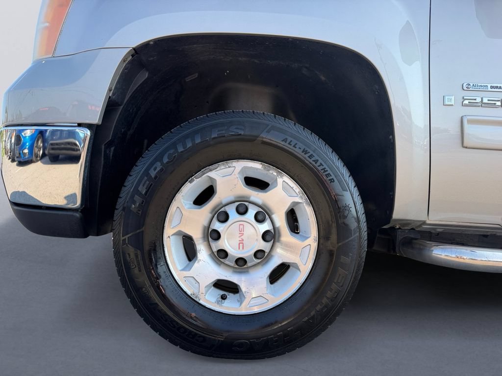 Used 2007 GMC Sierra 2500 SLT w/ Entertainment Package RWD image 9