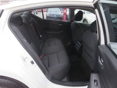 Used 2019 Nissan Altima 2.5 S FWD image 19