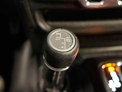 Used 2022 Jeep Wrangler Unlimited Sahara w/ Cold Weather Group AWD/4WD image 34