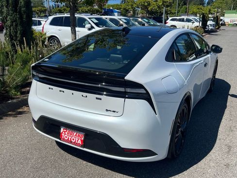 Certified 2026 Toyota Prius Plug-In Hybrid FWD image 7