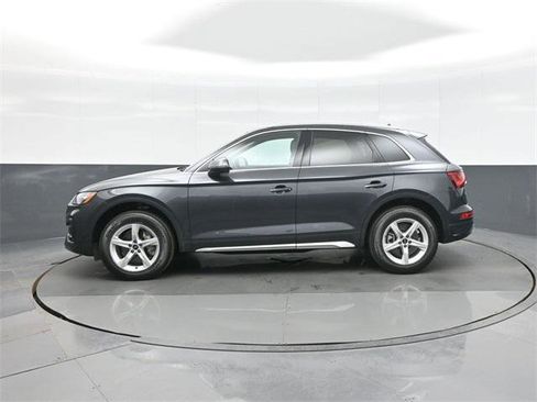 Used 2023 Audi Q5 2.0T Premium w/ Convenience Package image 4