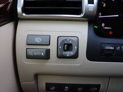 Used 2014 Lexus LX 570 4WD image 80