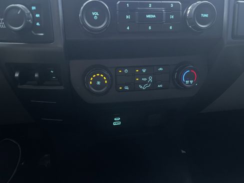 Used 2022 Ford F250 XLT w/ FX4 Off-Road Package image 22