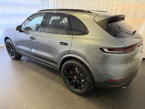 New 2026 Porsche Cayenne S image 3