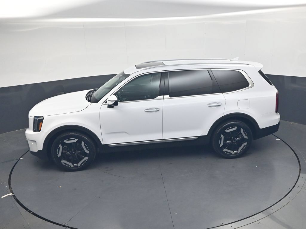 Used 2025 Kia Telluride S AWD/4WD image 32