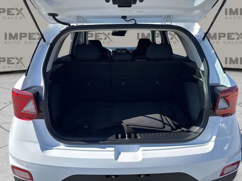 Used 2025 Hyundai Venue SE image 24